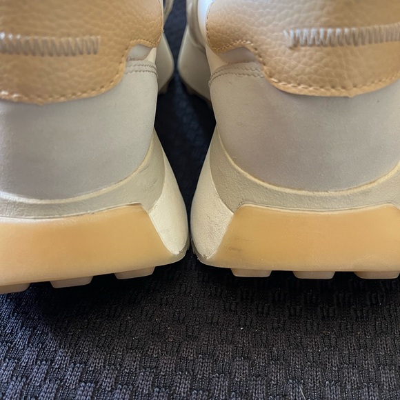 Zara Sneakers - Picture 6 of 6